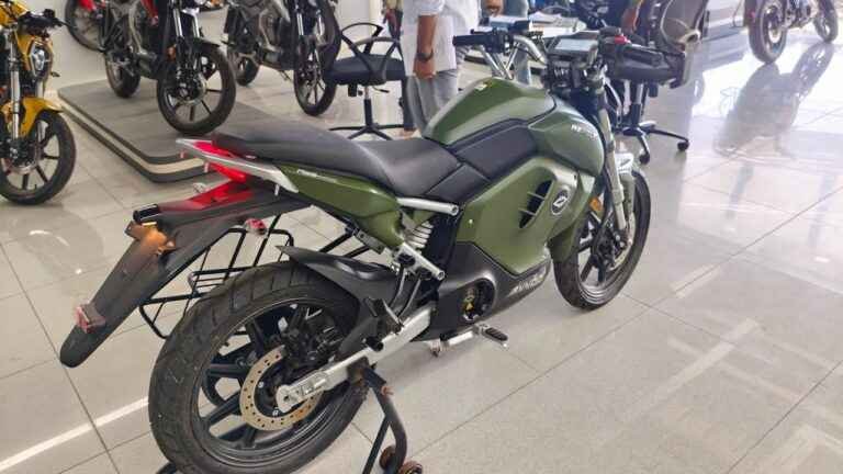 revolt rv400 electric